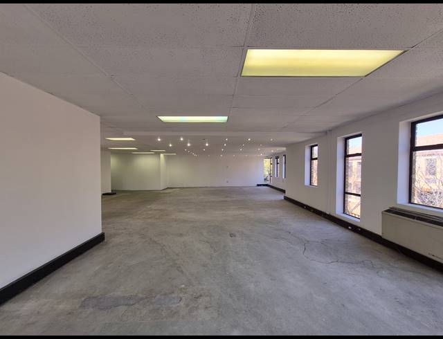 111M² OFFICE TO LET IN KRAMERVILLE